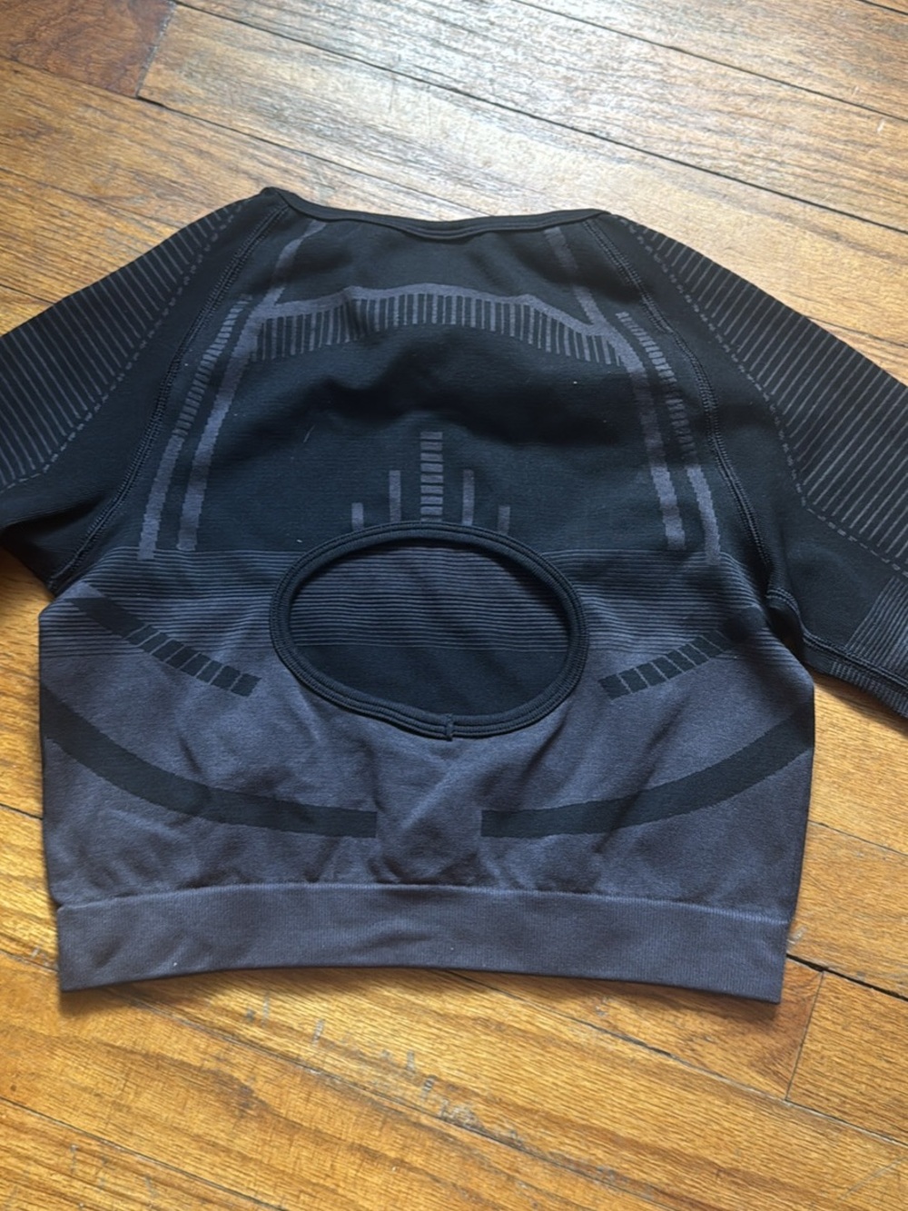 Gymshark Long Sleeve Seamless Top in Black - Picture 4 of 5
